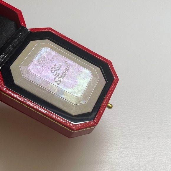 Too Faced YEAR OF THE RAT Diamond Fire Highlighter 0.42 oz - Picture 5 of 5